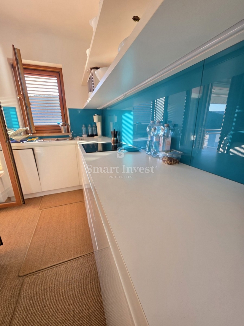 ISTRIA - RABAC, splendido appartamento fronte mare