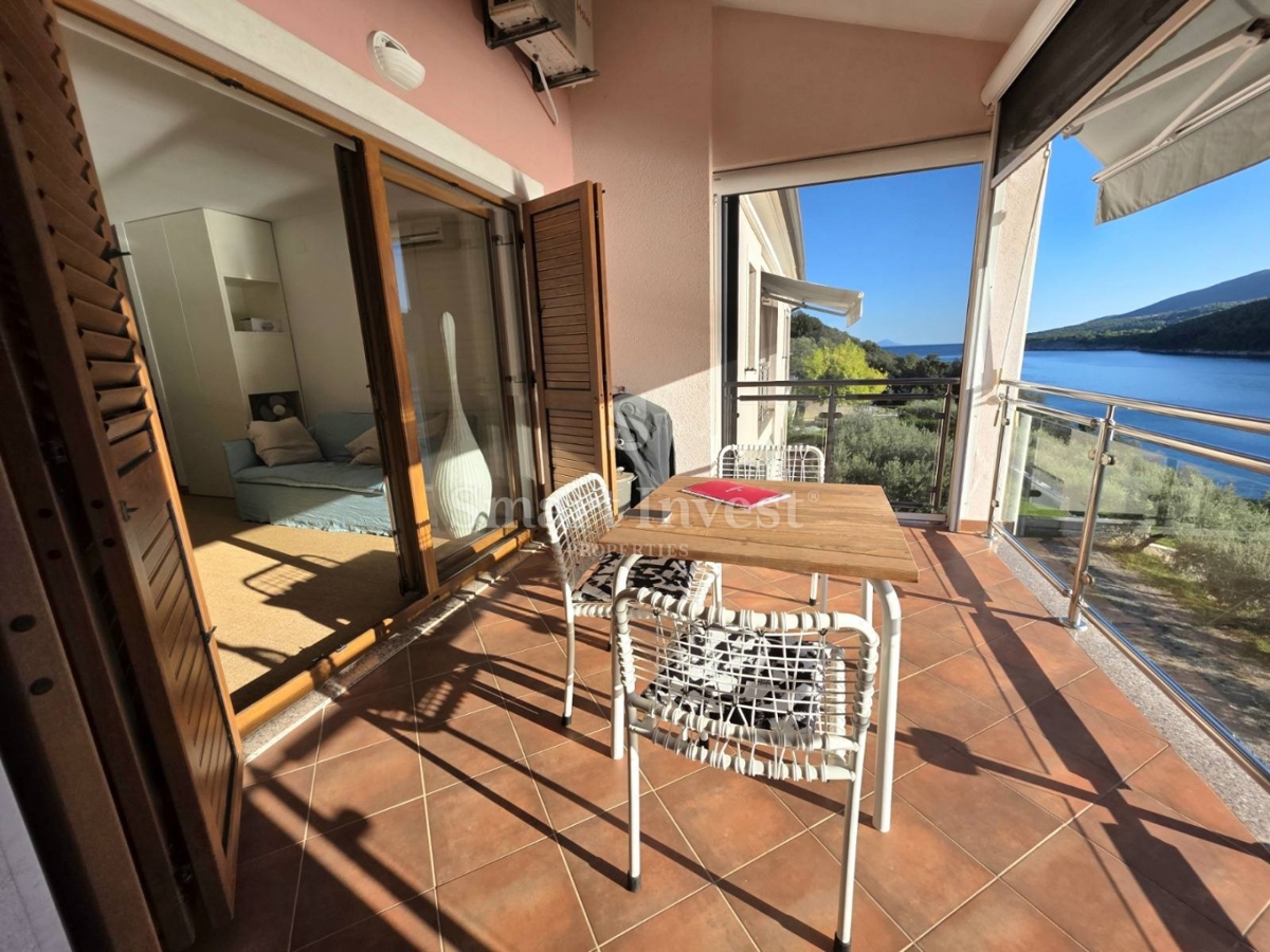 ISTRIA - RABAC, splendido appartamento fronte mare