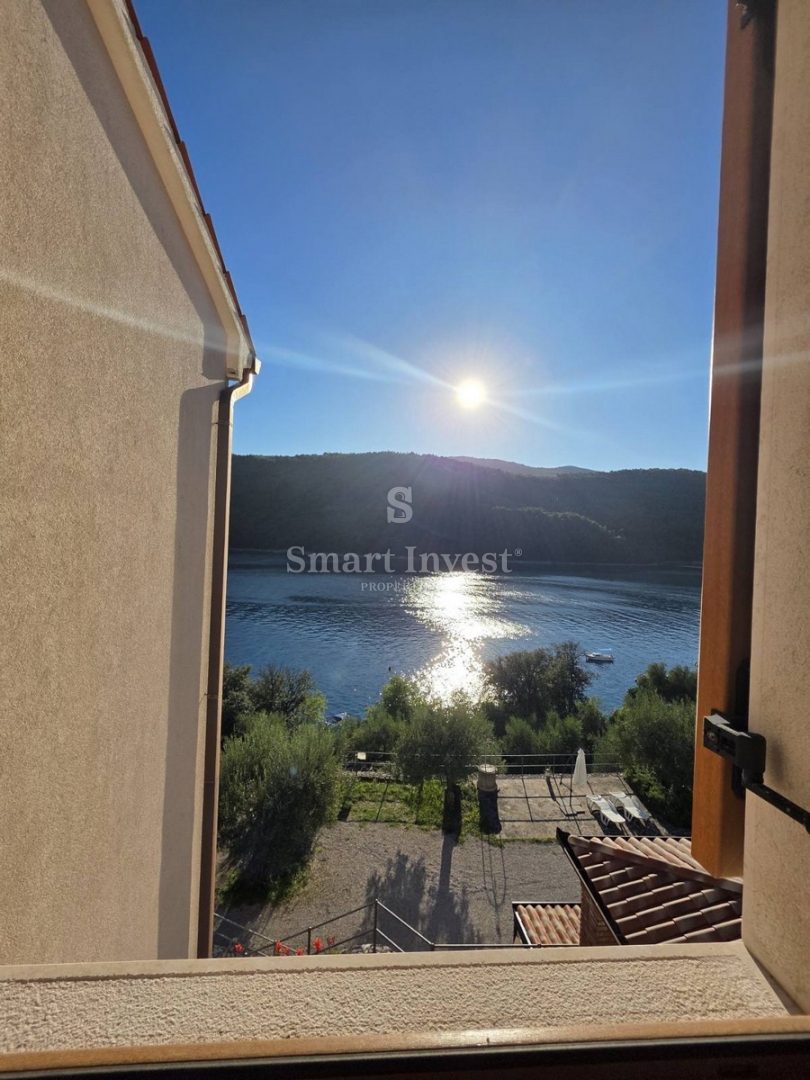 ISTRIA - RABAC, splendido appartamento fronte mare