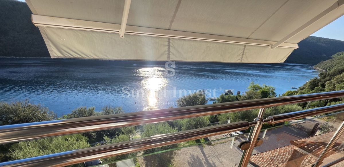 ISTRIA - RABAC, splendido appartamento fronte mare