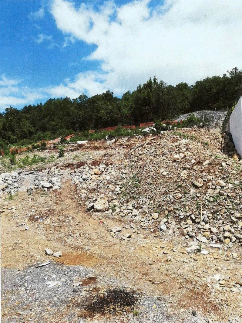 FIUME - BIVIO, terreno con permesso di costruire per 5 appartamenti