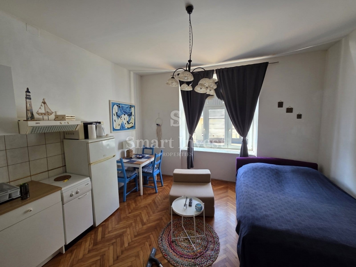 ABBAZIA - CENTRO, appartamento con 3 camere da letto, terrazza e taverna, a 50 m dal mare