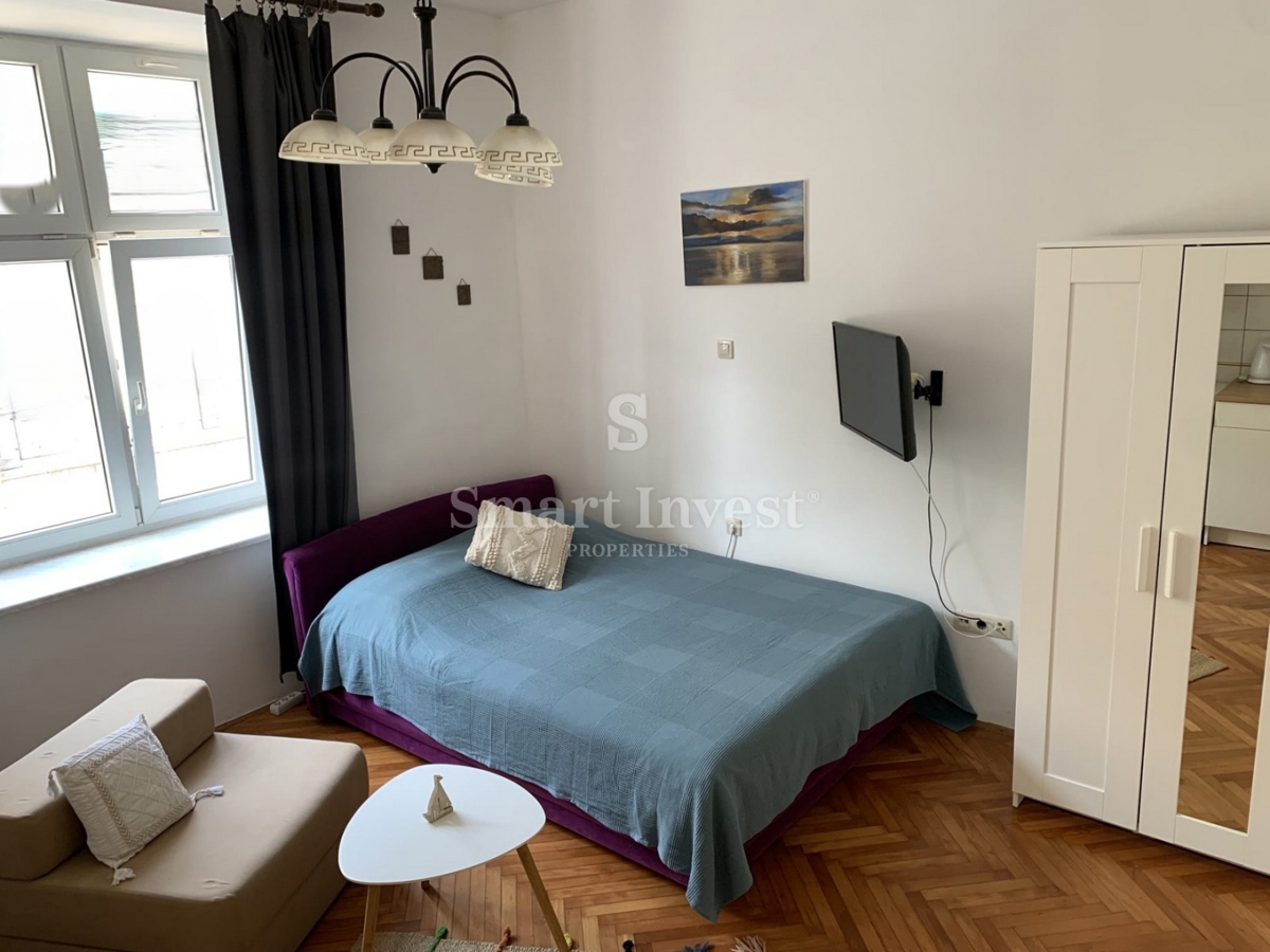 ABBAZIA - CENTRO, appartamento con 3 camere da letto, terrazza e taverna, a 50 m dal mare