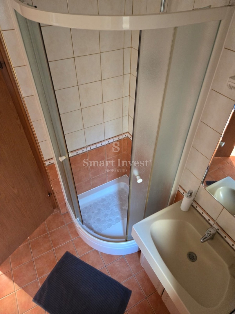 ABBAZIA - CENTRO, appartamento con 3 camere da letto, terrazza e taverna, a 50 m dal mare