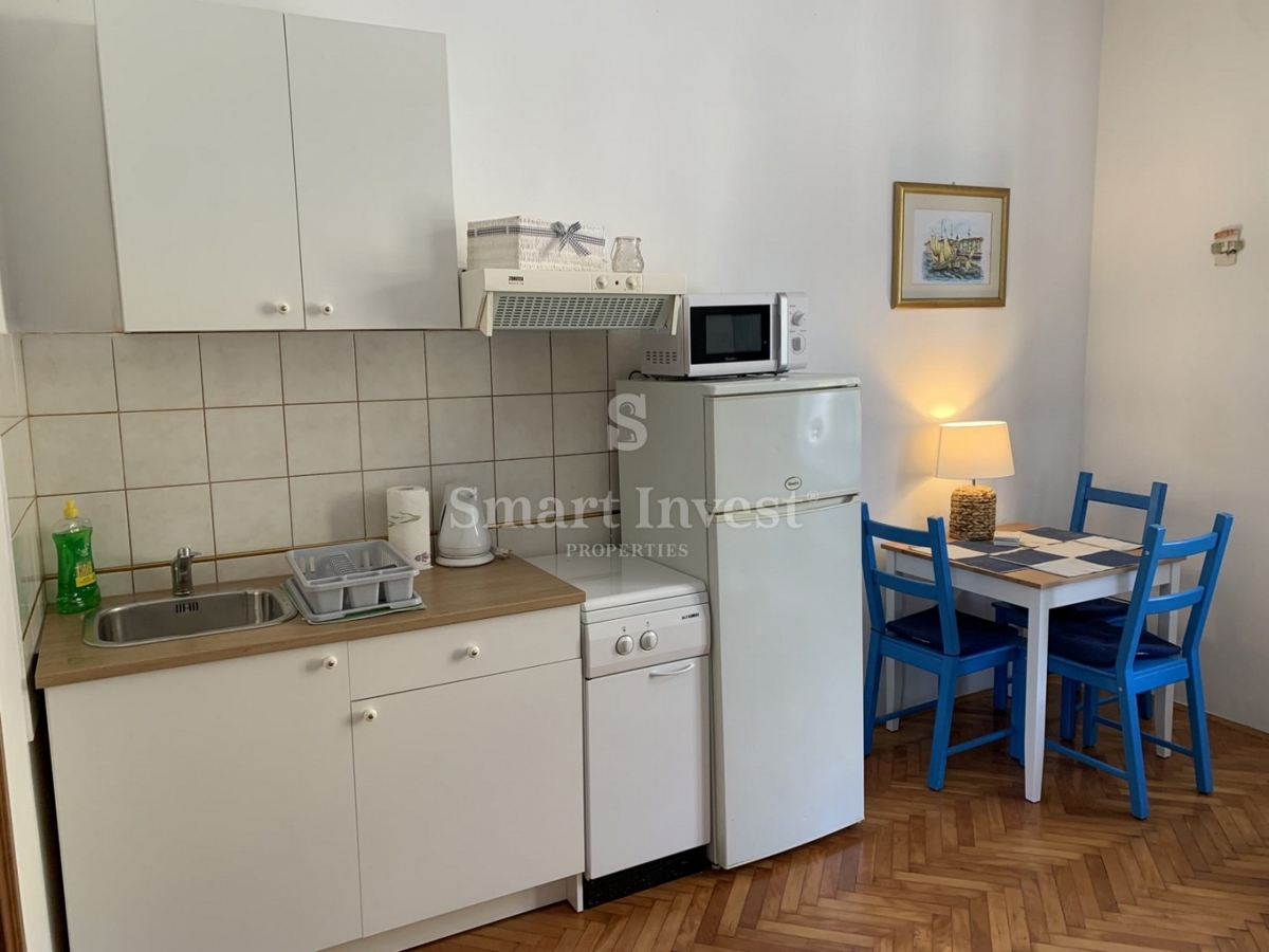 ABBAZIA - CENTRO, appartamento con 3 camere da letto, terrazza e taverna, a 50 m dal mare