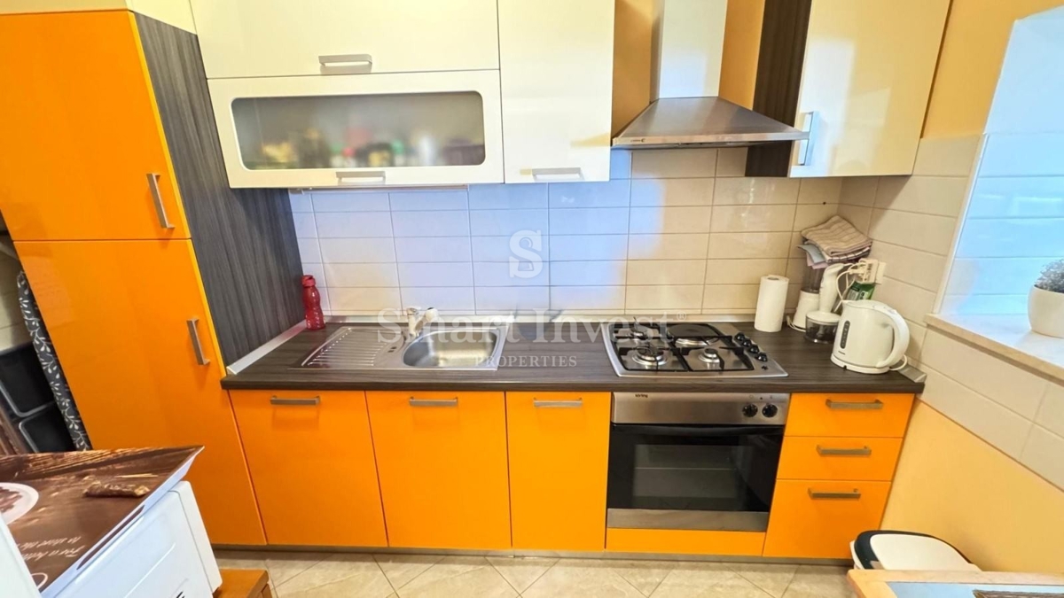 FIUME - DONJI ZAMET, appartamento bilocale  con balcone e garage