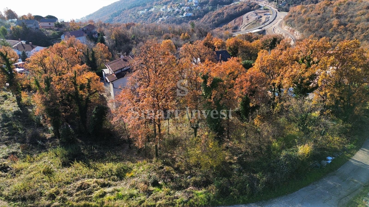 OPATIJA - BREGI, terreno con vista mare per la costruzione di due ville