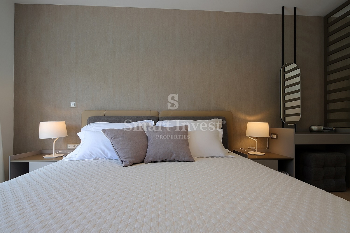 IČIĆI, lussuoso appartamento in un nuovo edificio con piscina, a 100 m dal mare