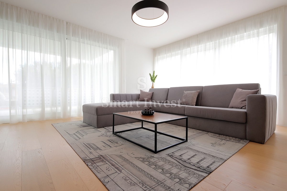 IČIĆI, lussuoso appartamento in un nuovo edificio con piscina, a 100 m dal mare