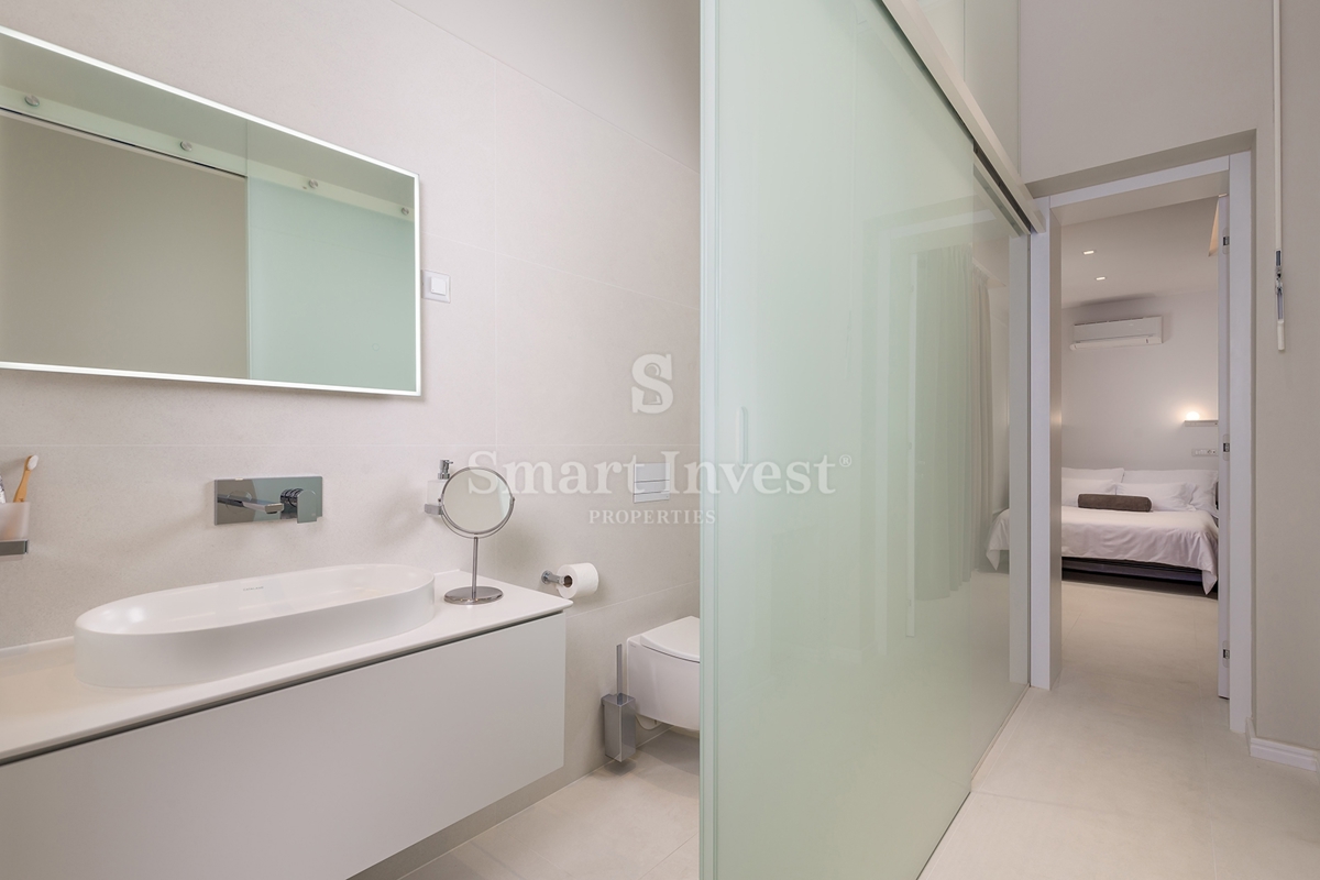 ABBAZIA – CENTRO, lussuoso appartamento fronte mare con terrazza in villa ristrutturata