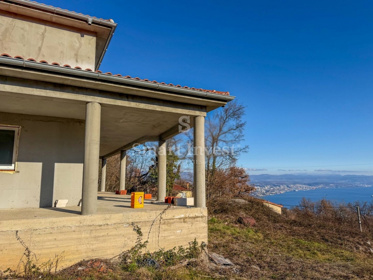 ABBAZIA - VEPRINAC, casa con vista mare e ampio giardino