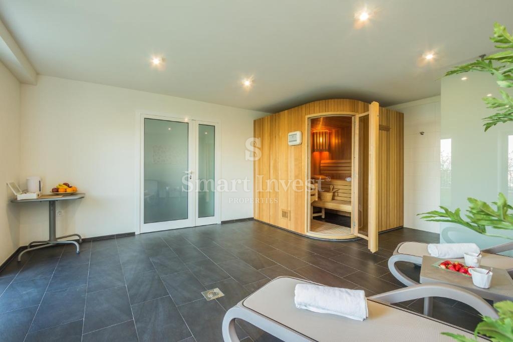 IKA - OPRIĆ, villa con 4 appartamenti e vista panoramica sul mare