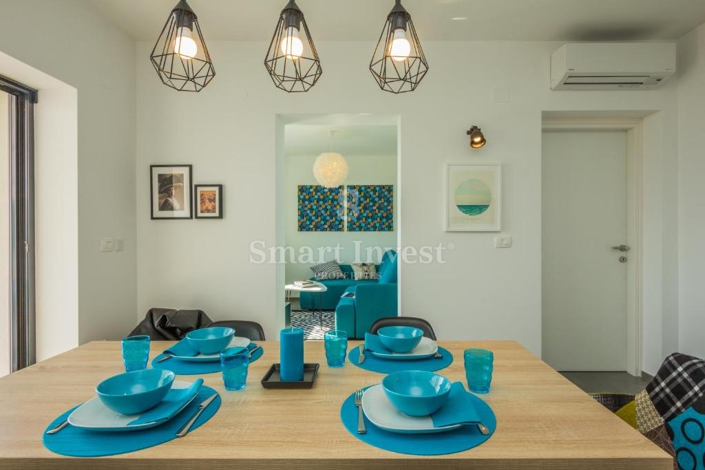 IKA - OPRIĆ, villa con 4 appartamenti e vista panoramica sul mare