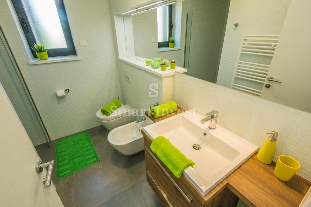 IKA - OPRIĆ, villa con 4 appartamenti e vista panoramica sul mare