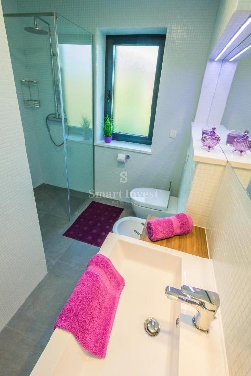 IKA - OPRIĆ, villa con 4 appartamenti e vista panoramica sul mare