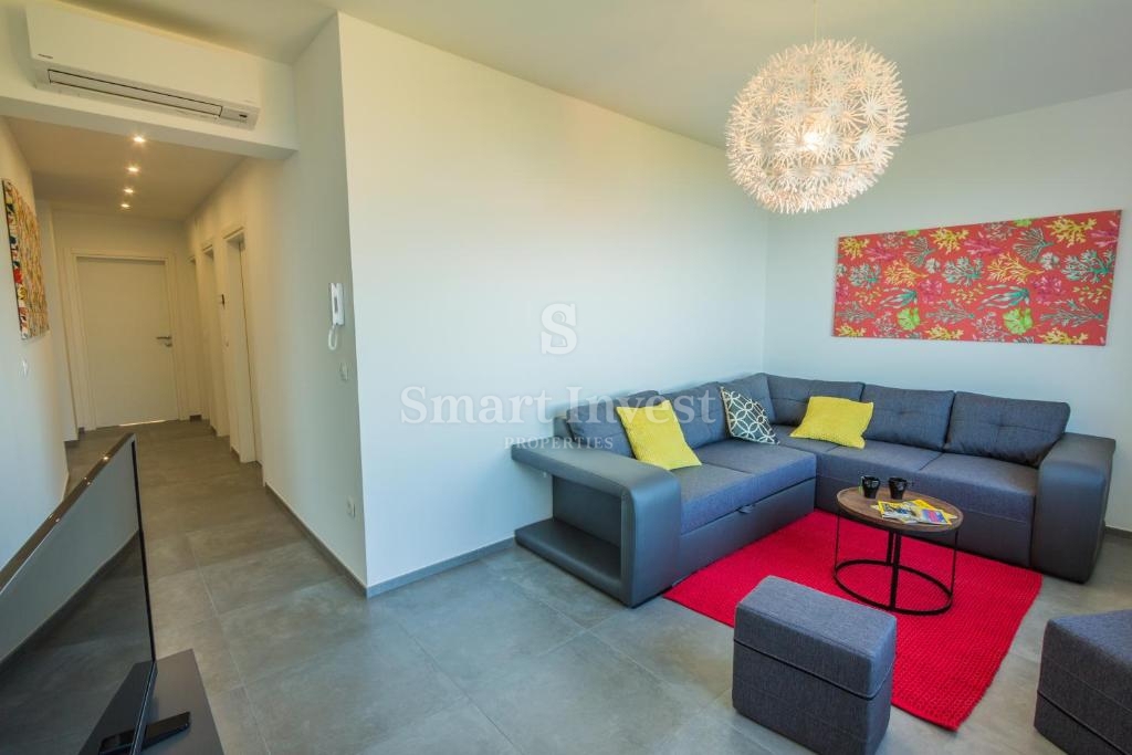 IKA - OPRIĆ, villa con 4 appartamenti e vista panoramica sul mare