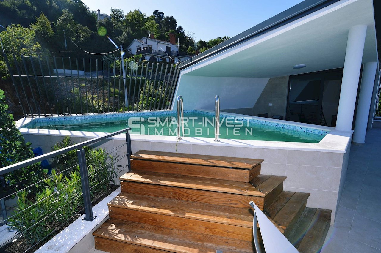 OPATIJA - CENTER, Luxury villa with 6 apartment and sea view