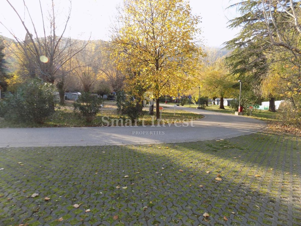 RIVIERA DI OPATIJA,   Terreno di 2095 m2 vicino al mare, a scopo turistico