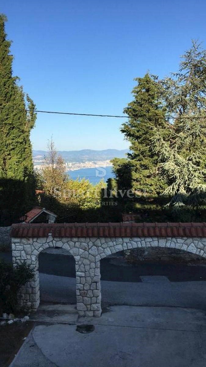 OPATIJA - VEPRINAC, Semi-detached house of 250 m2 with a sea view