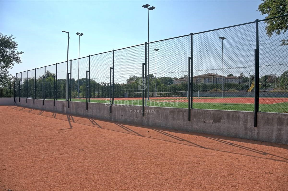 ISTRIA - PARENZO, VILLA ESCLUSIVA CON PISCINA E CAMPI SPORTIVI, in vendita