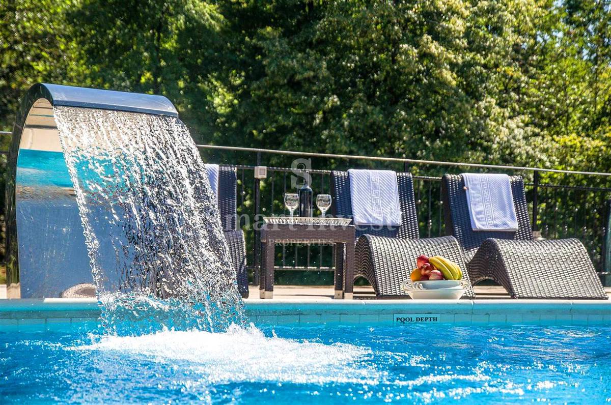 ABBAZIA, Villa esclusiva con piscina e campo da tennis, in vendita