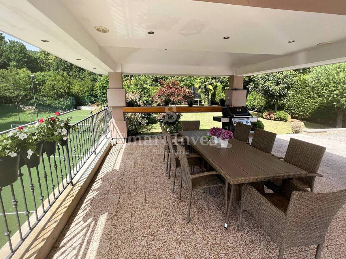 ABBAZIA, Villa esclusiva con piscina e campo da tennis, in vendita