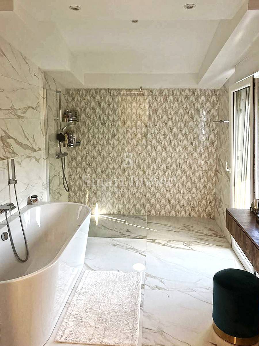 ABBAZIA, Villa esclusiva con piscina e campo da tennis, in vendita