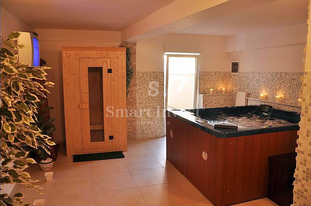 ABBAZIA, Villa esclusiva con piscina e campo da tennis, in vendita
