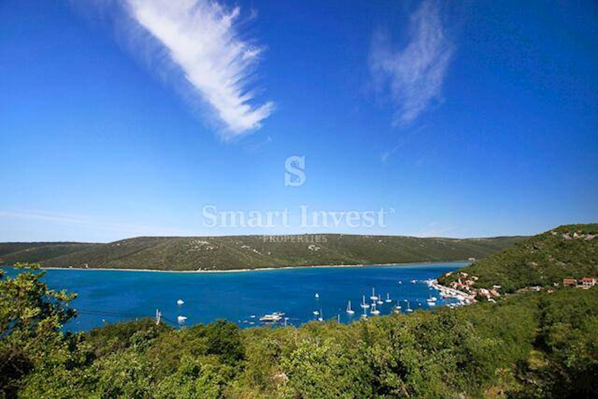 ISTRIA - LABIN, BUILDING LAND OF 2.724 M2 WITH SEA VIEW