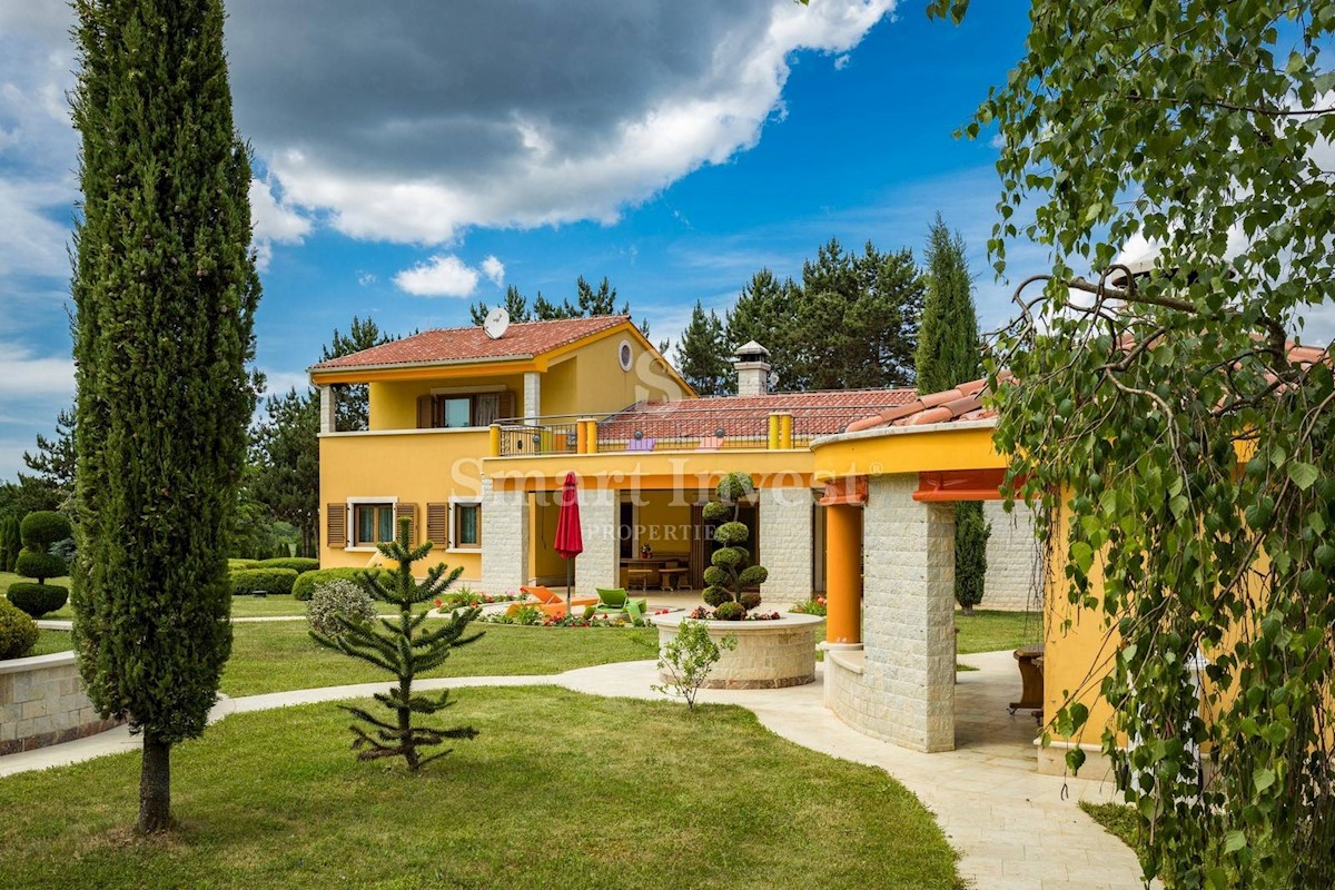 ISTRIA - GIMINO, Villa unica con un terreno di 43.266 m2, in vendita