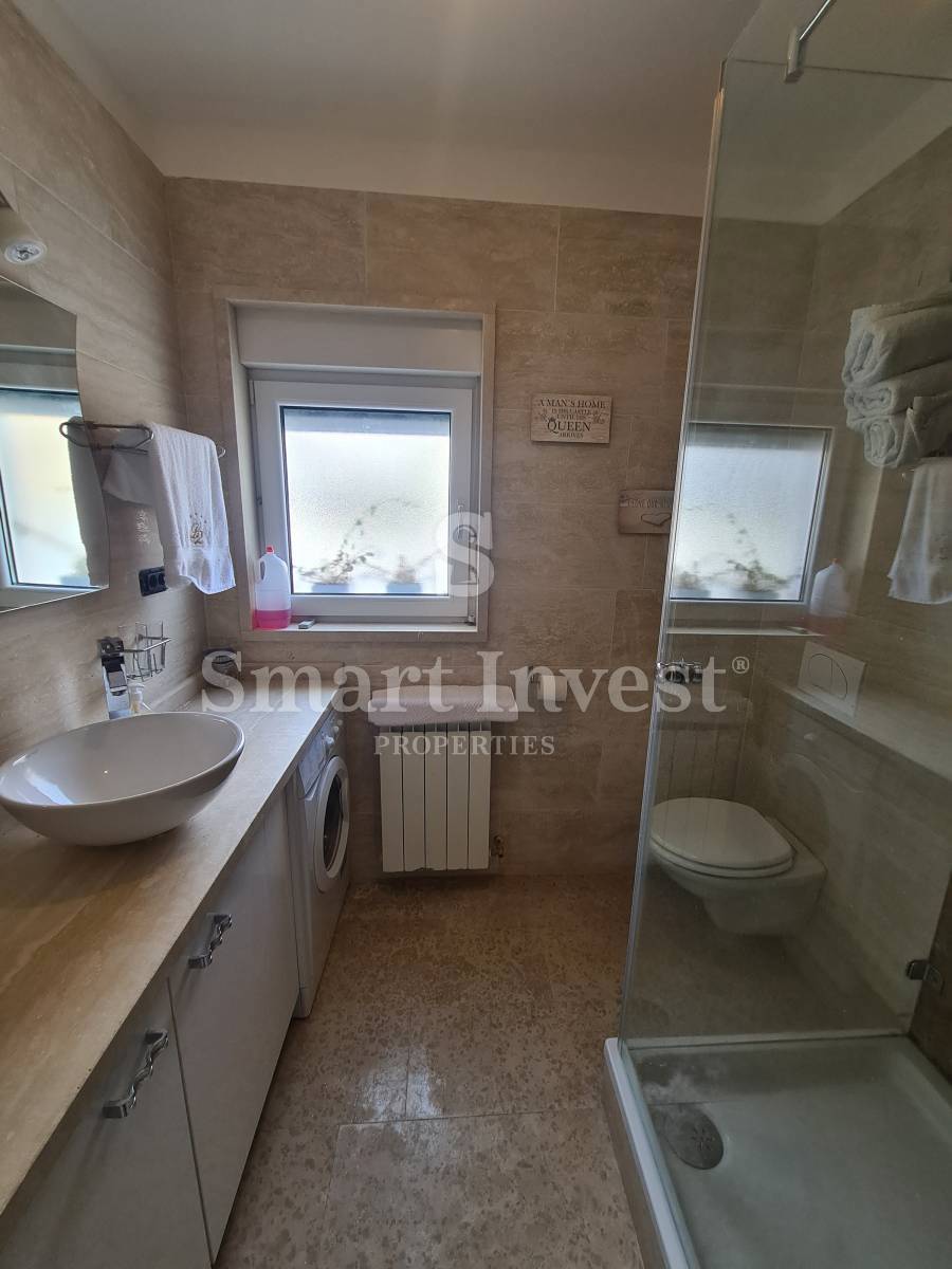 LOVRAN (LAURANA), Bella casa indipendente con piscina, in vendita