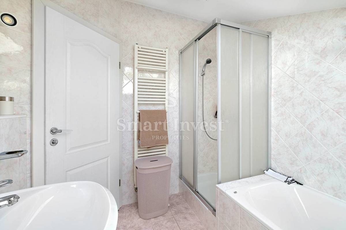 ABBAZIA, Villa con vista mare e ampio giardino, in vendita