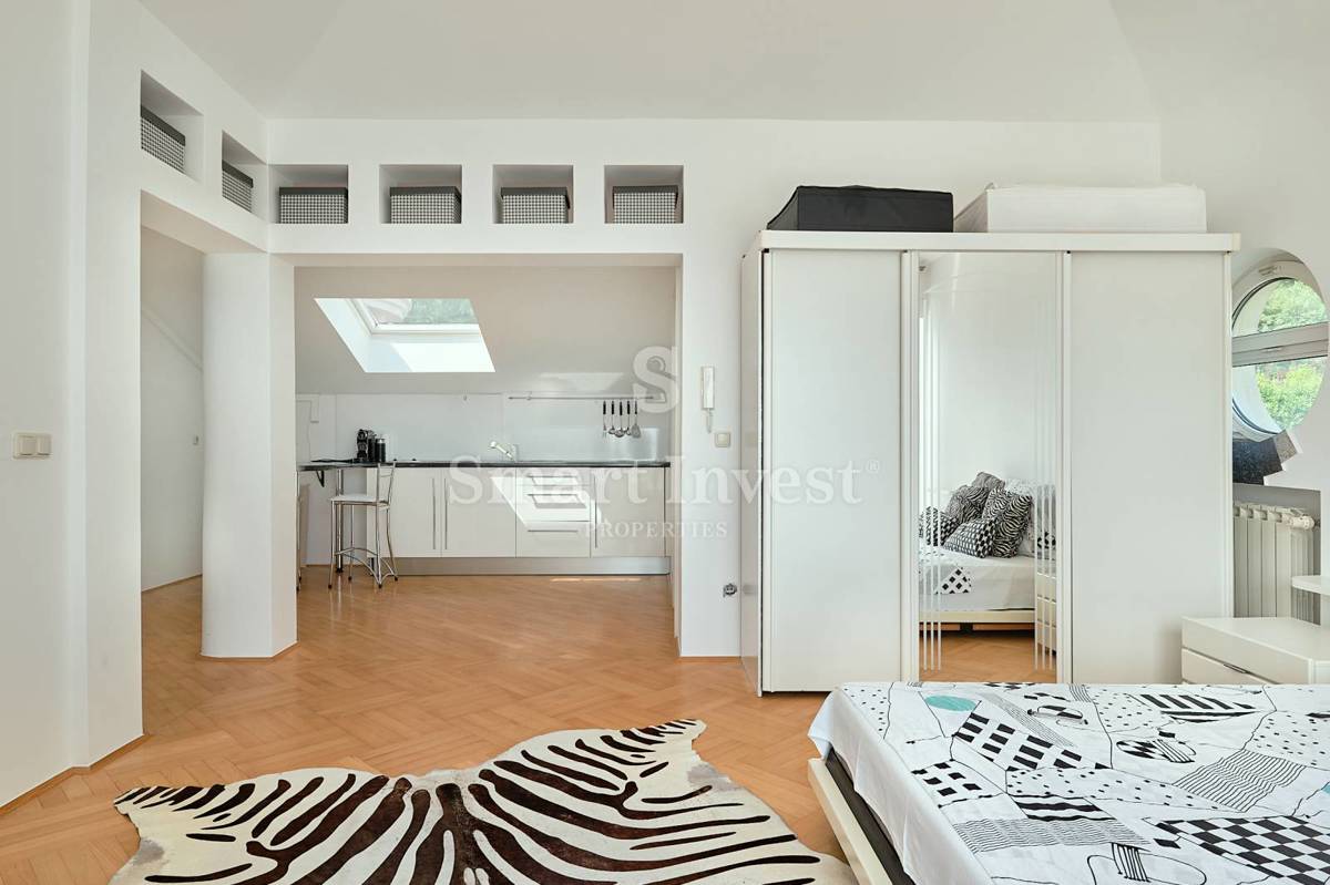 ABBAZIA, Villa con vista mare e ampio giardino, in vendita