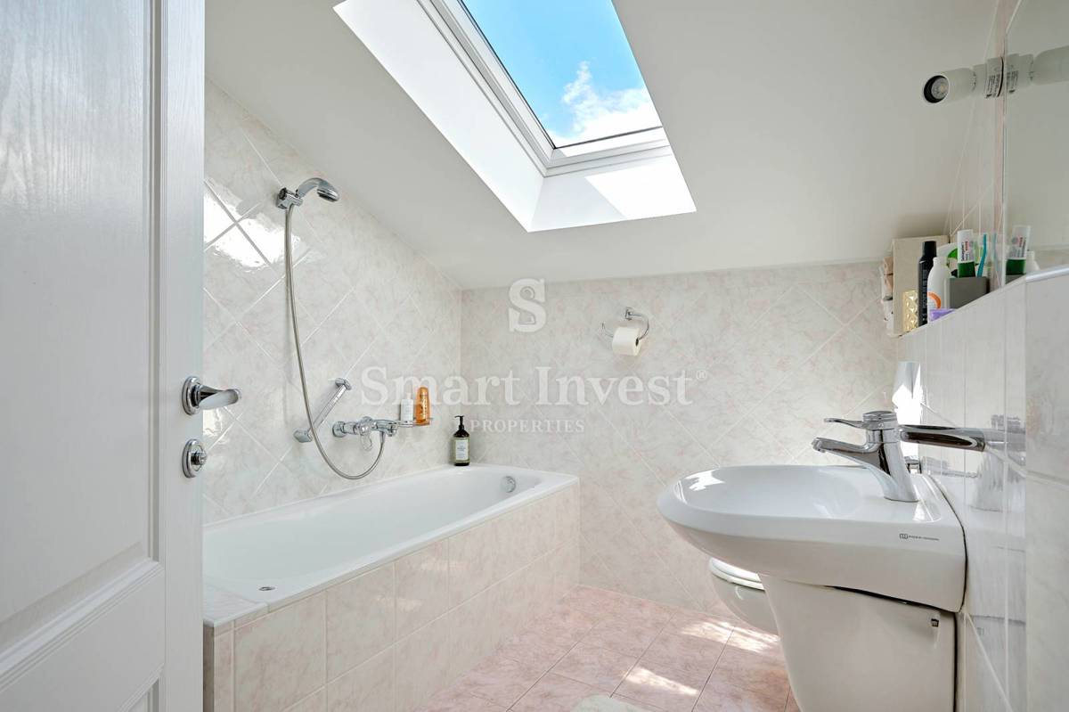 ABBAZIA, Villa con vista mare e ampio giardino, in vendita