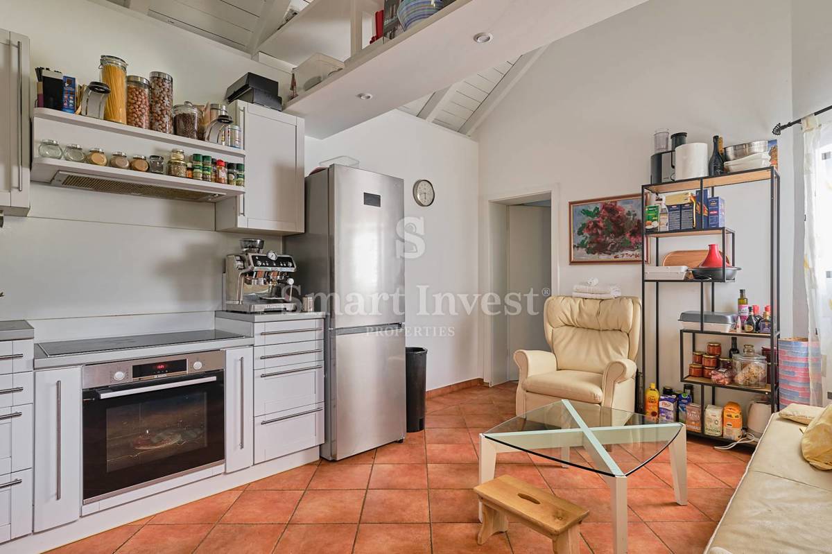 ABBAZIA, Villa con vista mare e ampio giardino, in vendita