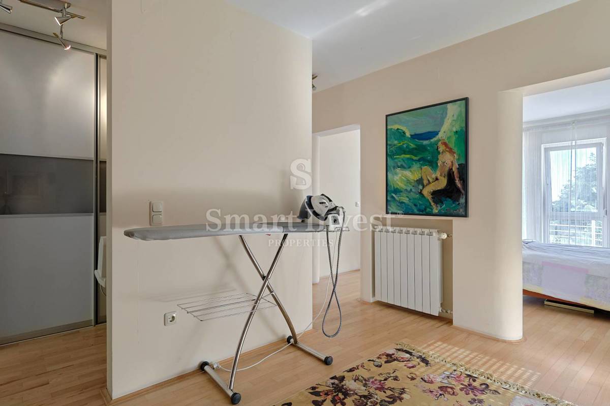 ABBAZIA, Villa con vista mare e ampio giardino, in vendita