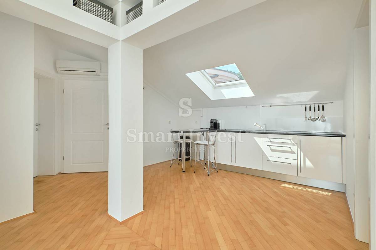 ABBAZIA, Villa con vista mare e ampio giardino, in vendita