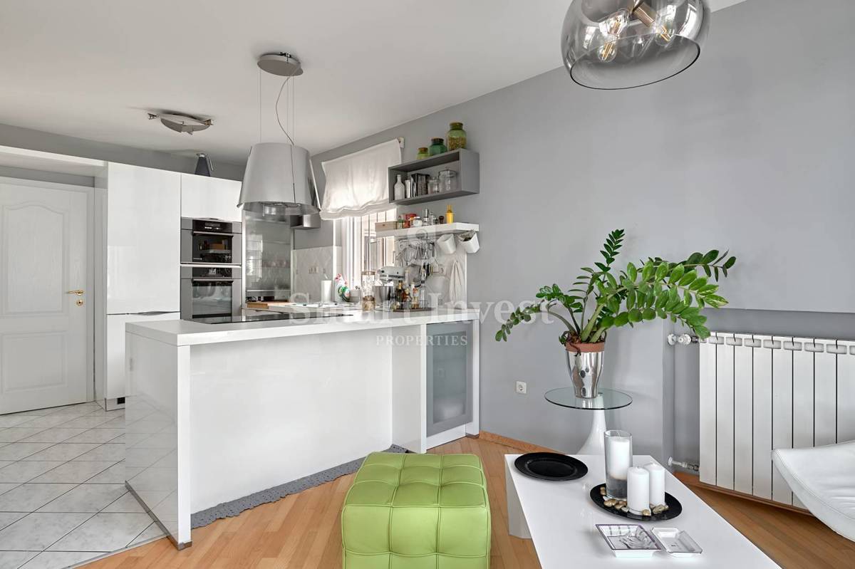 ABBAZIA, Villa con vista mare e ampio giardino, in vendita