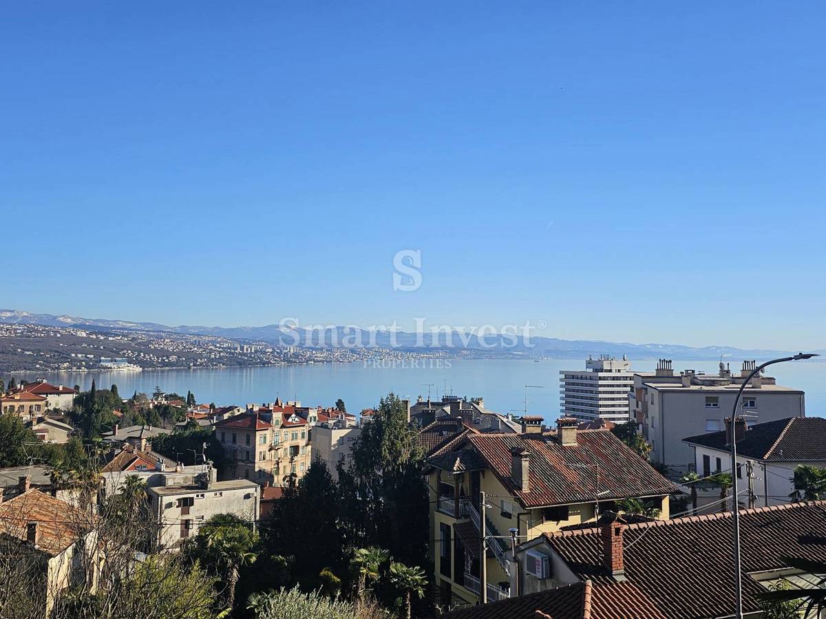 ABBAZIA - CENTRO, Casa indipendente con vista mare, vicino al mare