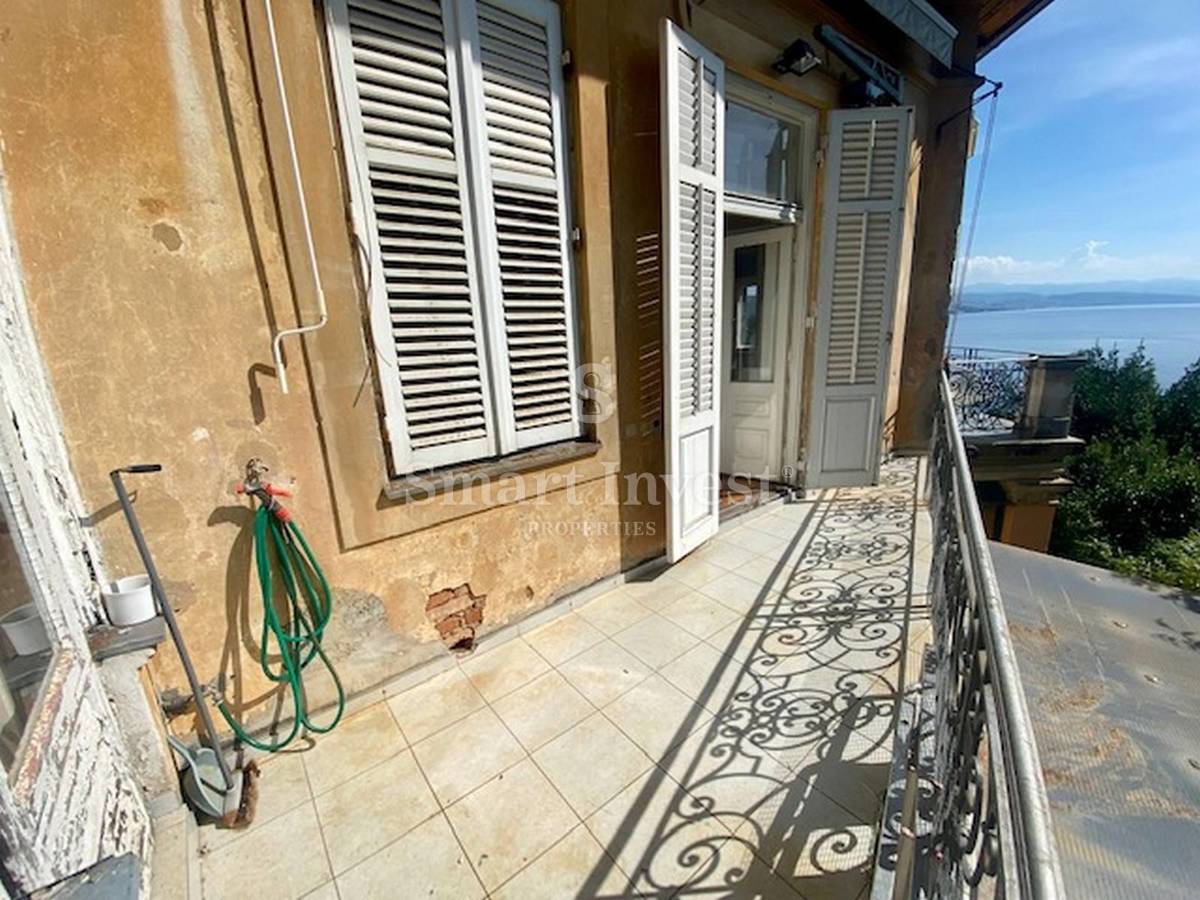 ABBAZIA, appartamento duplex fronte mare, in vendita