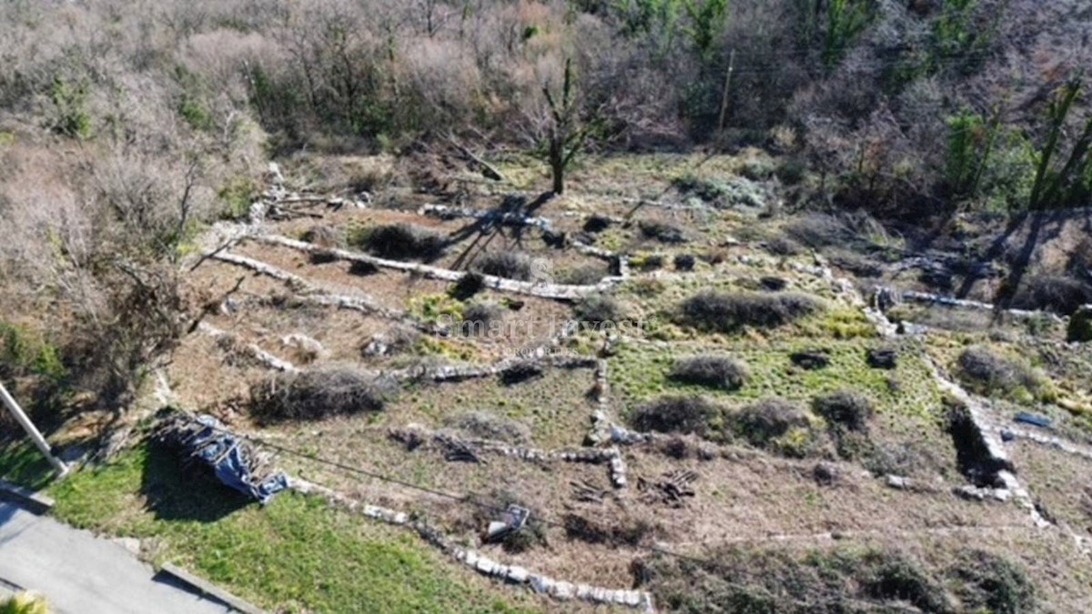 ABBAZIA - BREGI, terreno edificabile di 5208 m2 con vista mare