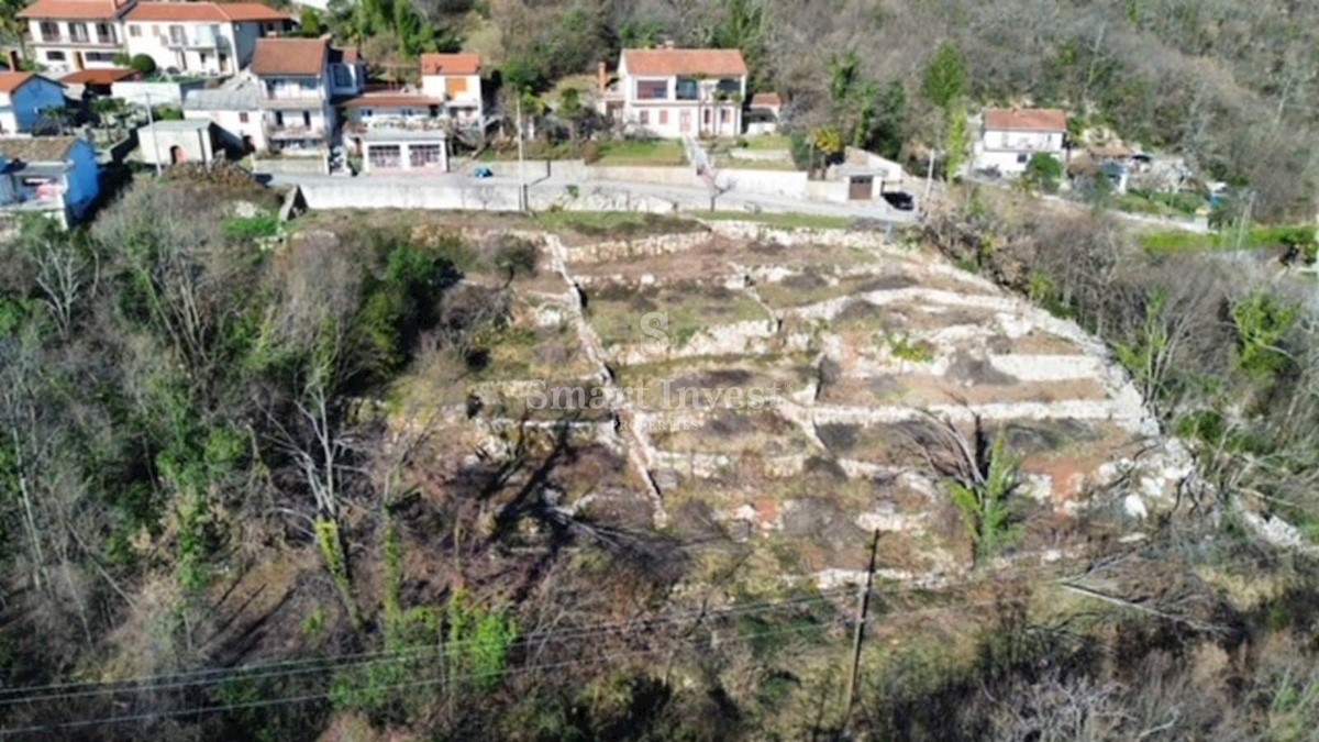 ABBAZIA - BREGI, terreno edificabile di 5208 m2 con vista mare