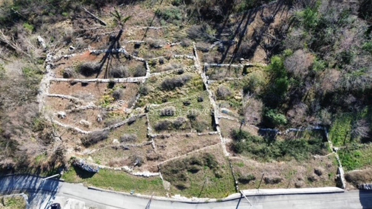 ABBAZIA - BREGI, terreno edificabile di 5208 m2 con vista mare