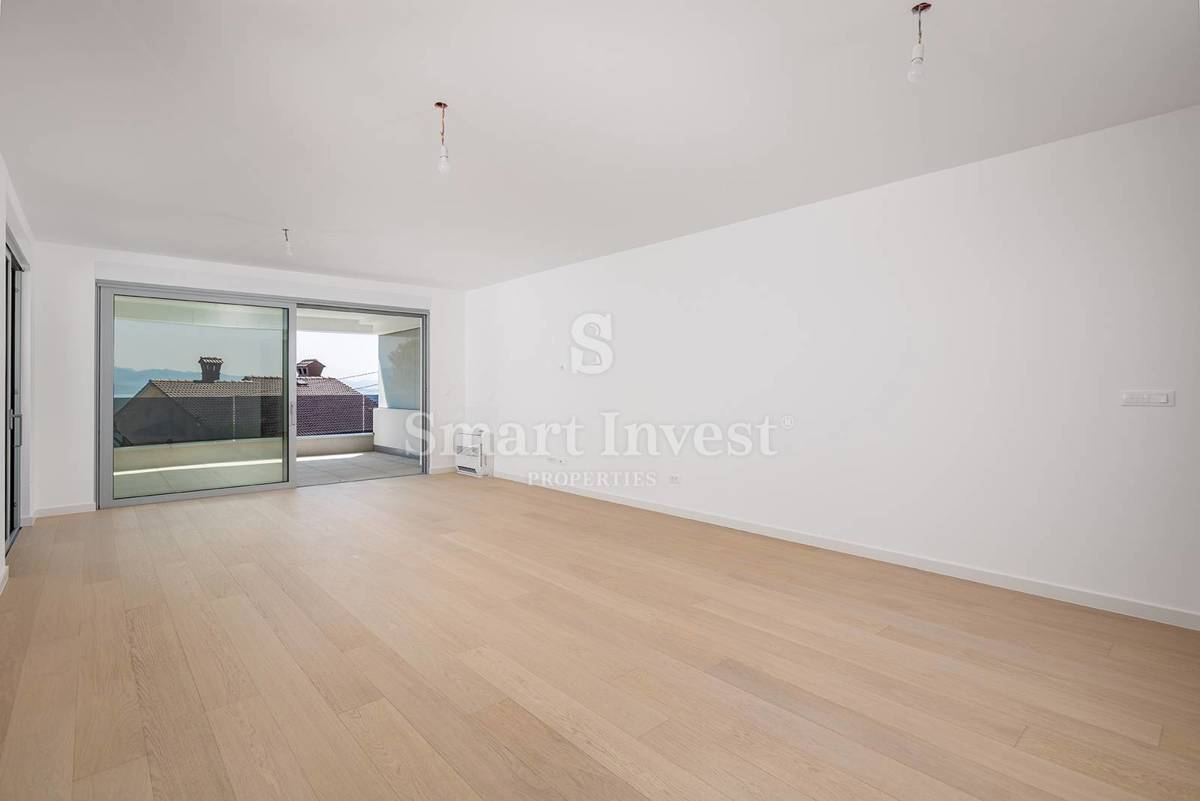 ABBAZIA, appartamento trilocale con vista mare e piscina comune