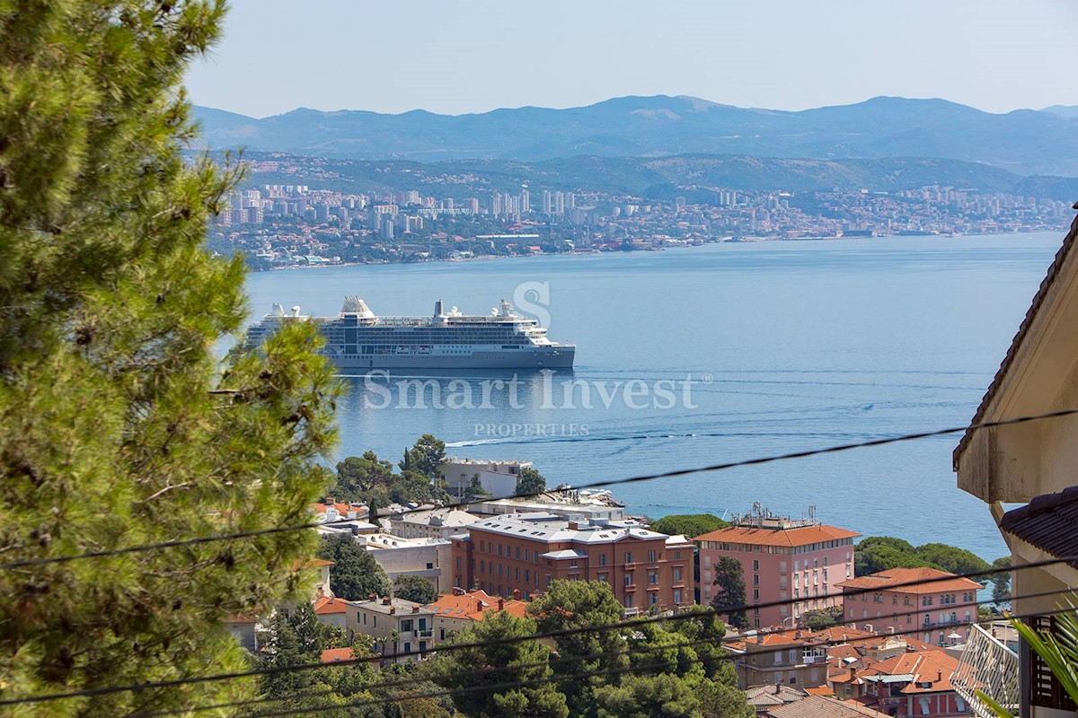 ABBAZIA, appartamento trilocale con vista mare e piscina comune