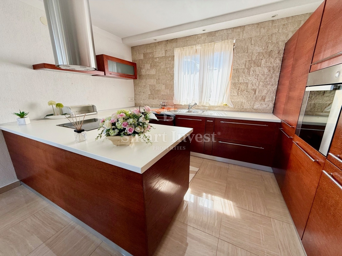 IČIĆI - POLJANE, casa indipendente con piscina