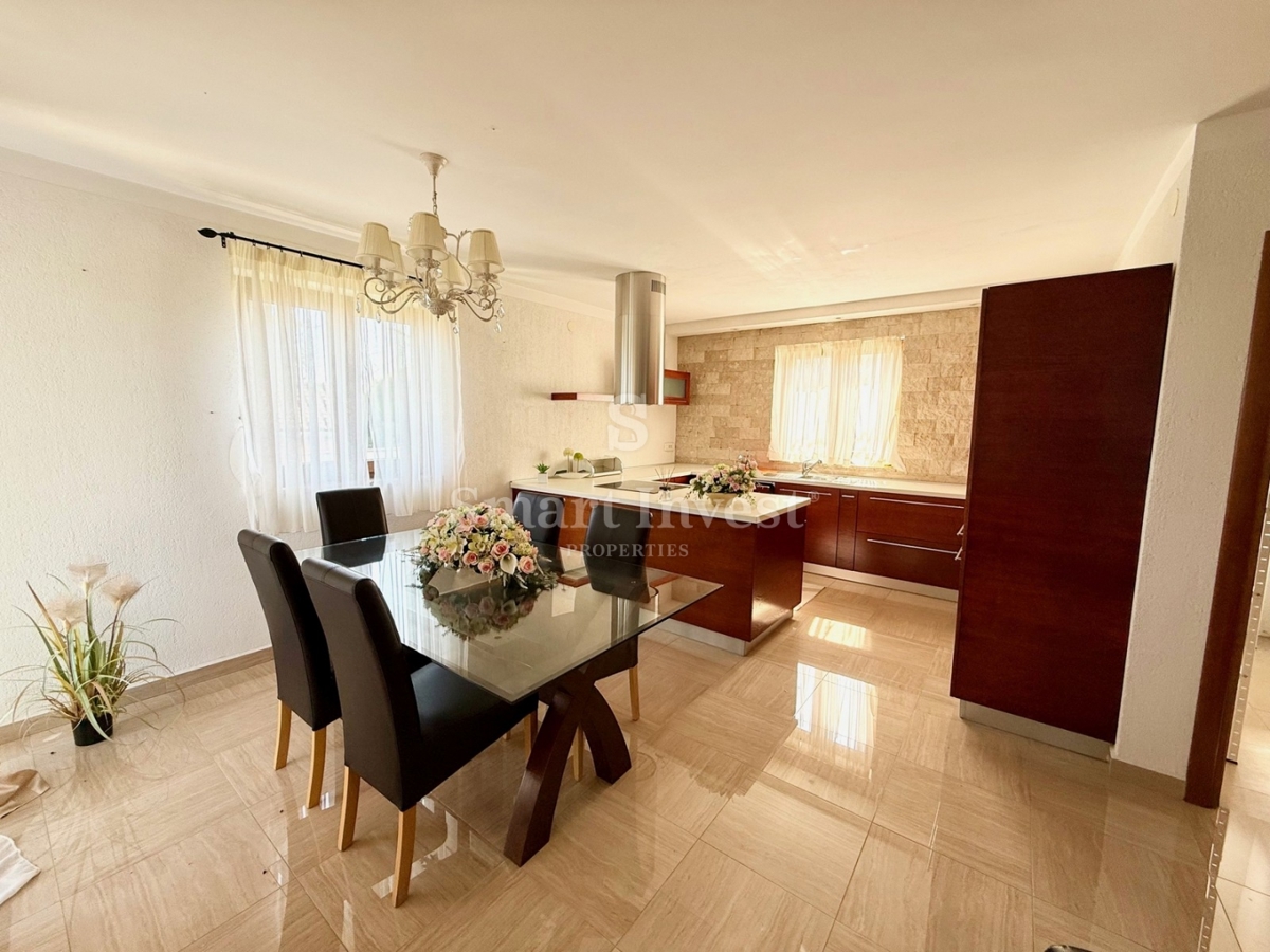 IČIĆI - POLJANE, casa indipendente con piscina