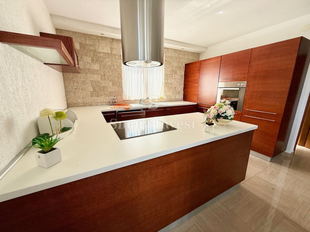 IČIĆI - POLJANE, casa indipendente con piscina