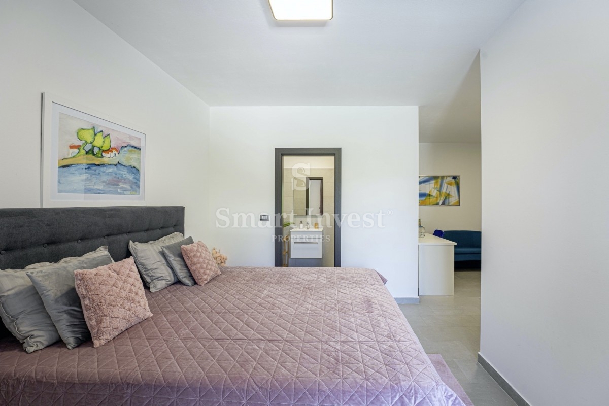 LABIN - RABAC, nuova villa moderna con piscina, a 7 km dal mare