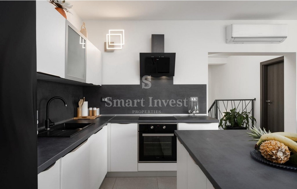 LABIN - RABAC, nuova villa moderna con piscina, a 7 km dal mare